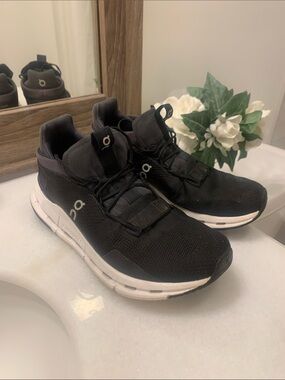 On Running Women’s Black Athletic CloudTec Sneakers